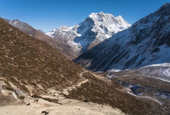 Manaslu Circuit Trek in April